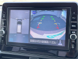 【 全方位カメラ 】上から見下ろしたように駐車が可能です。安心して縦列駐車も可能です♪