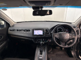見通しの良い運転席回りとなっておりますので安心して運転をして頂けます!窓が大きいので明るく開放的な室内です