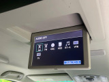 【フリップダウンモニター】大画面モニターで後席でもエンタメをお楽しみいただけます。小さなお子様にも大人気の装備です♪