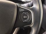 【クルーズコントロール】アクセルペダルを踏まずに一定の車速で走行できますので、高速道路など加減速の少ない道で便利です♪長距離ドライブの疲れを軽減してくれる、嬉しい装備ですよね♪