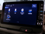 CD、DVD、Bluetooth、AM、FM、AUX、スマートフォン接続ができます。