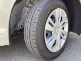 純正14インチフルホイールキャップでスタイルバッチリ!165/65R14タイヤです