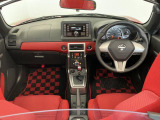 【COPEN】&rdquo;クルマって楽しい&rdquo;スポーツドライビングを存分にお楽しみいただけるコックピット。愛着を持てる個性ある空間です。