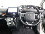 見通しのよいすっきりとした視界で、誰でも運転しやすいです。運転のしやすさは疲れにくさにも繋がりますよ♪