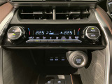 運転席の操作箇所です。ぜひ一度ご来店のうえご覧になってみてください♪