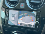 空から車を見たような「アラウンドビューモニター」!車の周りが一目で確認できるので、小さなお子様や障害物があっても安心して乗ることができます。