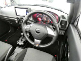 【運転席】運転席周りの画像です。プロの手で隅々までクリーニングしています。ご来店いただき実際に見てみてくださいね☆