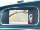 【パークアシスト・カメラ】駐車時に後方がリアルタイム映像で確認できます。大型商業施設や立体駐車場での駐車時や、夜間のバック時に大活躍!運転スキルに関わらず、今や必須となった装備のひとつです!