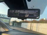スマートルームミラーで後席や荷室が荷物で満載で後ろが見えないときでもこれなら安心