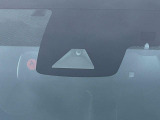 【プリクラッシュセーフティ】前方の車両等を検知し、衝突しそうな時は警報で注意を促し、ブレーキを踏む力をサポート。ブレーキを踏めなかった場合は衝突被害軽減ブレーキが作動、衝突回避をサポートします。