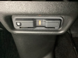 ETCがついています。高速道路の料金所の通過も楽々です。 カードの取り出しもしやすい場所についています。