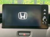 【メーカー9型ナビ】インテリアに溶け込むスタイリッシュな「専用設計」メーカーナビを装備♪視認性や操作性など基本性能にも優れ、より上質なカーライフをお楽しみいただけます。