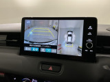 全方位モニターがついています! 車の周囲を360&deg;安全確認できるので、普段の駐車はもちろんの事、縦列駐車や幅寄せの際にも活躍してくれますよ。
