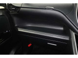 インパネテーブル装備!車内での小物などを一時的に置くとき利用できます。