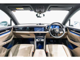 運転席からの眺めです。視界の良さが特徴です。