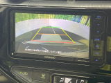 【バックカメラ】駐車時に後方がリアルタイム映像で確認できます。大型商業施設や立体駐車場での駐車時や、夜間のバック時に大活躍!運転スキルに関わらず、今や必須となった装備のひとつです!
