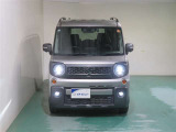 明度の高いLEDヘッドライトで、夜間の運転も安心です。