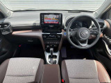 運転席廻りの画像です。操作スイッチ類もキレイな状態です。専門のスタッフが内外装を清掃・きめ細かい箇所までクリーニングしています