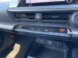 【 オートエアコン 】車内温度を感知して自動で温度調整をしてくれるのでいつでも快適な車内空間を創り上げます!