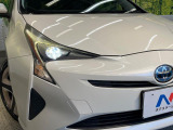 【LEDヘッドライト】悪天候や夜間走行時も良好な視界を確保し安心して運転できる高輝度LEDヘッドライトを装備!点灯速度が早く、消費電力も抑えられています。