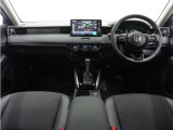 ◆視界広々で非常に運転しやすくロングドライブでも疲れを感じさせないすっきりとまとまったインパネ周りです。