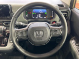 【純正革巻きステアリング】上質な革を使用することで、手にしっかり馴染みとても運転しやすいハンドルです♪