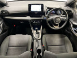 シンプルなデザインで、どなたでも運転しやすい!ハイブリッド車で燃費も良く通勤車にもおすすめ!
