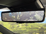 【デジタルインナーミラー】後席の大きな荷物や同乗者で後方が確認しづらい時でも安心!カメラが撮影した車両後方の映像をルームミラー内に表示。クリアな視界で状況の確認が可能です!