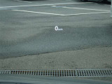 カラーヘッドアップディスプレイ付き。少ない視線移動で情報を確認できるので、運転の疲労軽減に繋がりますよ♪