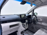 ダイハツのお店では、ダイハツ車を知り尽くしたプロフェッショナルが、専用の診断機器を使って各システムを点検しております。
