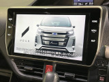 【10.5インチナビ】高級感とインパクトのある大画面ナビを装備。各種オーディオ操作はもちろん、スマホ連携もできる利便性の高いナビです♪