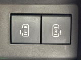 【両側パワースライドドア】スマートキーや運転席のスイッチで後席両側スライドドアの開閉が可能♪電動だから力を入れてドアを開ける必要が無く、小さなお子様でも簡単に開け閉めでき快適です♪
