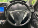 インテリアに合わせたデザインのステアリングは、運転される方のことも考え、運転しやすい形状、大きさです。是非一度、実際に触ってお確かめください。