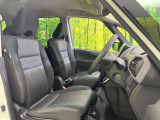 運転席シート廻りは使用感も少なく、良好な状態となっています。前オーナー様が丁寧に使っていたことがよくわかりますね。