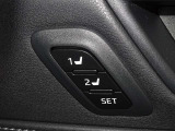 運転席のパワーシートは2名様分までメモリー機能付きです。