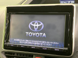 【純正ナビ】人気の純正ナビを装備しております。ナビの使いやすさはもちろん、オーディオ機能も充実!キャンプや旅行はもちろん、通勤や買い物など普段のドライブも楽しくなるはず♪