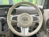 インテリアに合わせたデザインのステアリングは、運転される方のことも考え、運転しやすい形状、大きさです。是非一度、実際に触ってお確かめください。
