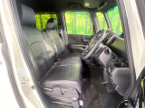 運転席シート廻りは使用感も少なく、良好な状態となっています。丁寧に使われていたことがよくわかりますね。
