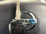 【キーレス】少し離れた場所からでもボタン一つでドアの開錠・施錠ができるのでとっても便利!ドアの鍵穴周りに傷をつけることもありません♪