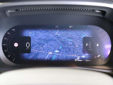 メーターは全面が液晶ディスプレイとなっております またメーター中央のスペースはナビ画面を映すなど、多機能な表示をすることができます