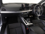 Audiのインテリアはエクステリア同様、優れたデザイン性とクオリティ、そして機能性を兼ね備えております。
