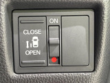 【パワースライドドア】スマートキーや運転席のスイッチでスライドドアの開閉が可能♪電動だから力を入れてドアを開ける必要が無く、小さいお子様でも、重い荷物を持っている時もラクに開け閉めできます♪