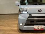 夜間運転も安心のLEDヘッドランプを装備(^^♪
