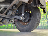 お車を安心してお乗りいただく為には、足回りの定期点検が欠かせません。サービスサポート(有償保証)では無料点検もご提供しており、安心のカーライフをお過ごしいただけるサポート体制が整っています。