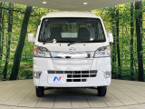 弊社では、全車『修復歴なし』のお車のみ取り扱っております。専任バイヤーによる厳選した仕入れの後、入庫後の車両チェックを行い、ネクステージが認定した高品質な中古車をご提供しております。