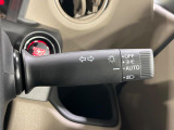 【オートエアコン】一度お好みの温度に設定すれば、車内の温度を検知し風量や温度を自動で調整。暑い&hellip;寒い&hellip;と何度もスイッチ操作をする必要はありません。快適な車内空間には必須の機能ですね♪
