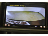 カロッツェリアナビ「AVIC-MRZ009」  バックモニター付き。車両後方の映像が画面に表示されるので、車庫入れが苦手な人も安心です。ただし、目視確認もお忘れなくお願いいたします。