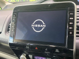 【メーカー純正ナビ】インテリアに溶け込むスタイリッシュな「専用設計」メーカーナビを装備♪視認性や操作性など基本性能にも優れ、より上質なカーライフをお楽しみいただけます。