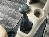 【5速マニュアルミッション】しっくり手になじむシフトレバー。&rdquo;運転&rdquo;をより楽しみたい方は必見です!