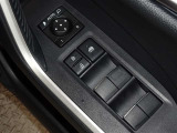 電動格納式ドアミラー・パワーウインドウを装備しています。